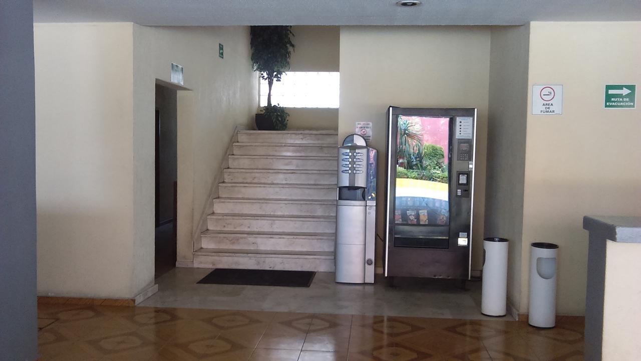 Hotel Aeropuerto Toluca Exteriör bild