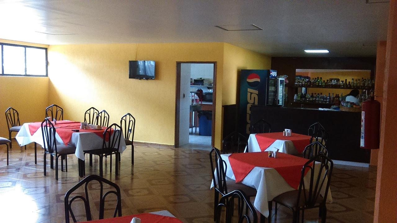 Hotel Aeropuerto Toluca Exteriör bild
