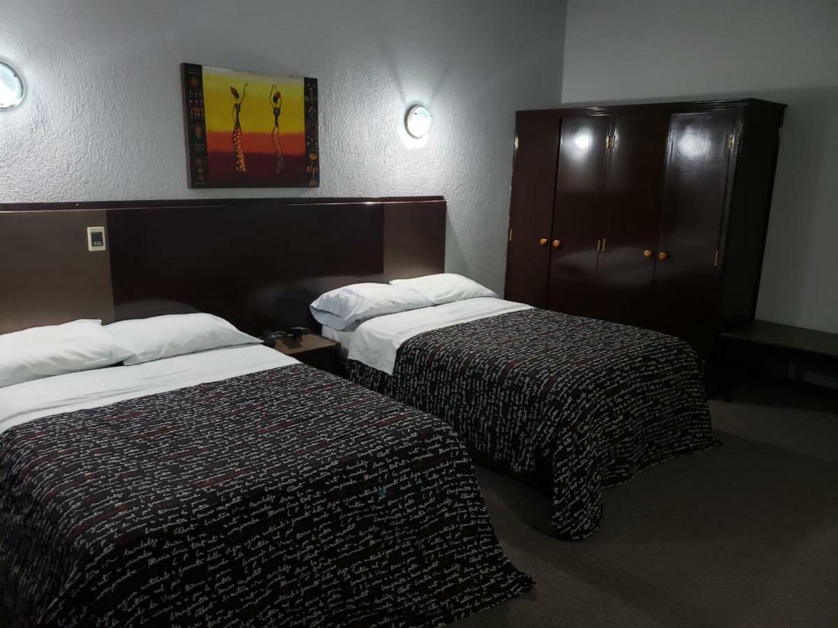 Hotel Aeropuerto Toluca Exteriör bild