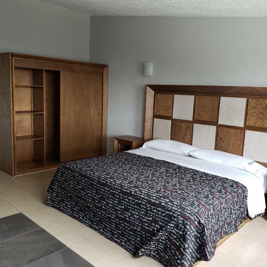 Hotel Aeropuerto Toluca Exteriör bild