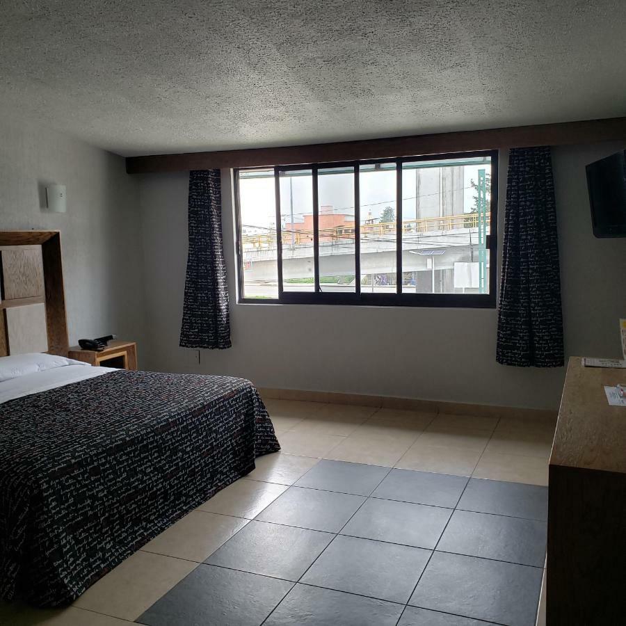 Hotel Aeropuerto Toluca Exteriör bild
